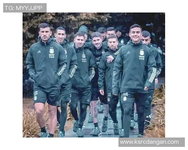 足球明星为你送上温暖祝福助你追逐梦想成就辉煌人生